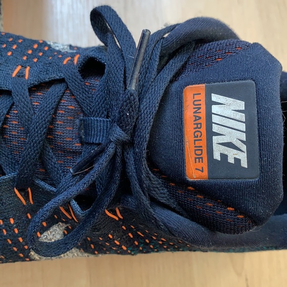 Nike running Men’s Flyknit Lunarglide Shoes.10.5. - Picture 6 of 7